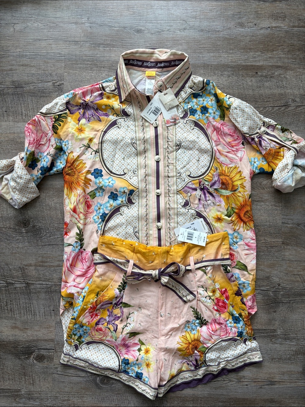 Agua Bendita Chrissy Dreamin Buttondown Shirt and Addison Shorts - Picture 4 of 8